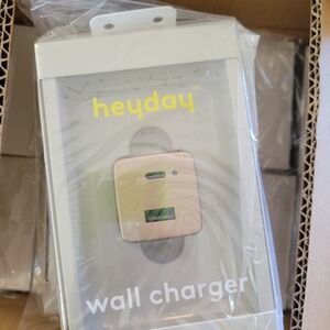 (Case Of 12) heyday Metallic USB-C + USB-A Wall Charger